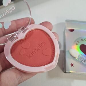 Lameila FT Colour Pressed Powder Heart Blush #03 ~ Asian Beauty